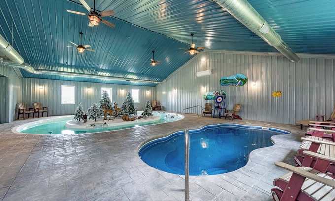 Waterfront Greens Casa | New! Lazy Creek: Lake Access, Dogs Welcome, Pool, Lazy River!
