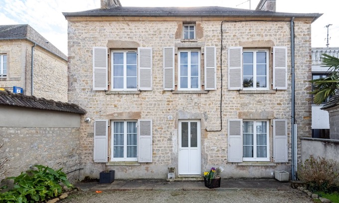 Sainte-Mere-Eglise Casa | New Liberty - Belle maison en pierre 3 chambres