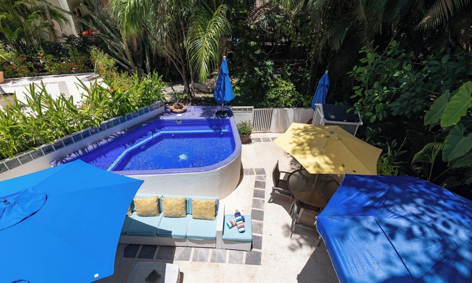 Playacar Casa | Casa de 3 recámaras con 2 piscinas privadas, a 3 cuadras de la playa-Playacar Fase 2