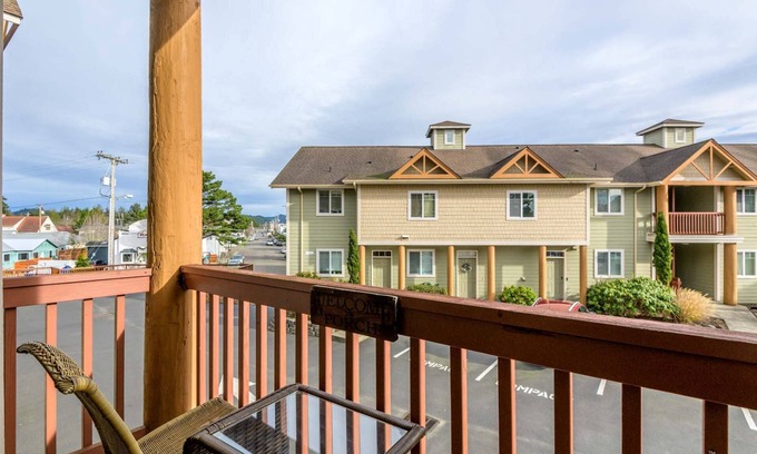 Florence Condominio | New Listing! Adorable old town florence Condo - Close to Riverfront, restaurants and Bay Street!