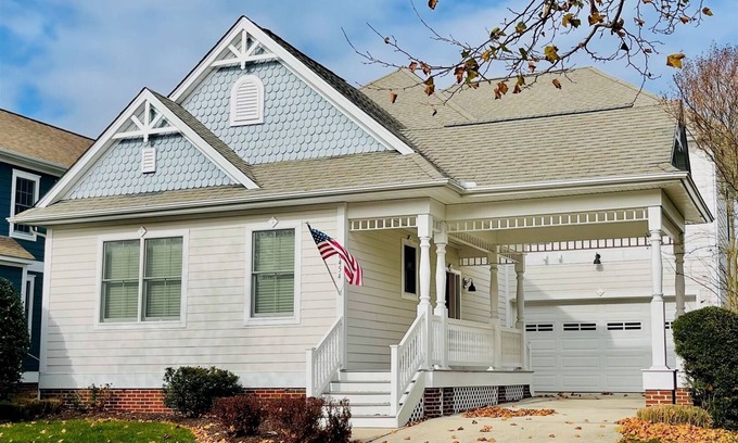 The Commons Casa | New Listing: Bayside Resort: Beautiful 5 Bedroom House -Close to Pool! - Sleeps