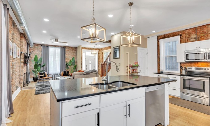 Northeast Kansas City Casa | NEW LISTING! BriKCtoria 1102 (3-Bedroom Home) - Pets Allowed