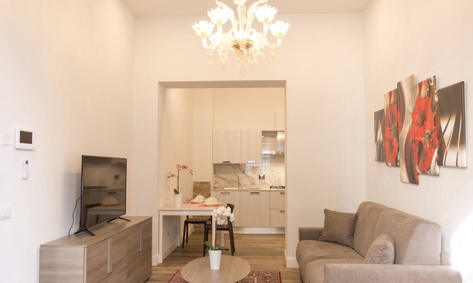 Santa Maria Novella Apartamento | NEW Listing, Casanova Lux Ground Floor Apt