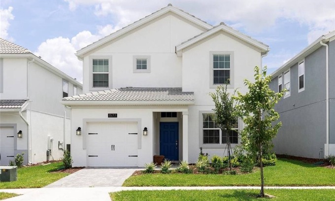 Davenport Casa | New Listing! Champions Gate Resort, 10mi to Disney & 21mi to Universal - FS383825