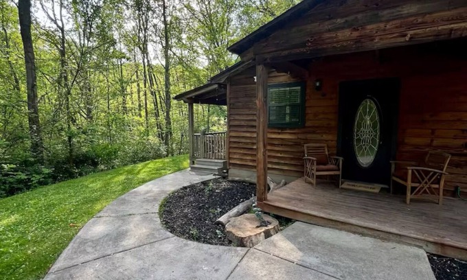 Kimberlin Heights Cabina | NEW LISTING! Charming Cozy Cabin! Tucked Away in a PEACFUL MOUNTAIN surrounding!