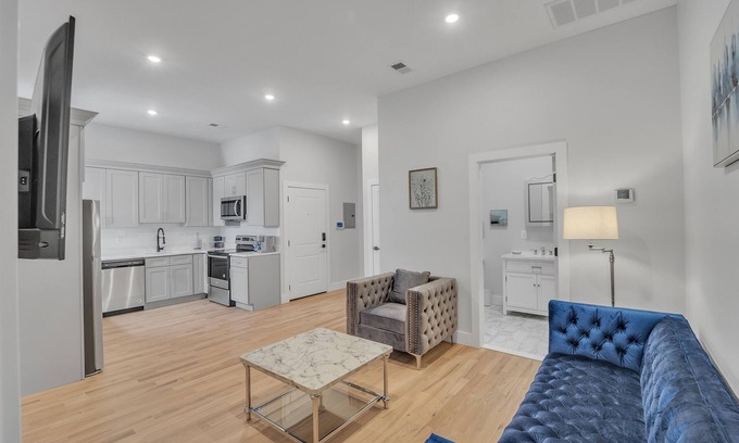 North Ironbound Apartamento | NEW LISTING! Charming Gem in Newark by RedAwning