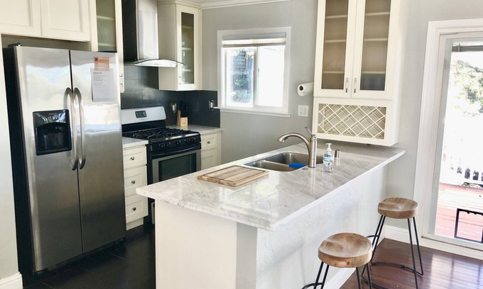 Fairfax Casa | NEW Listing! Chic Cottage - Fully Updated - 2/1 Single Family Home
