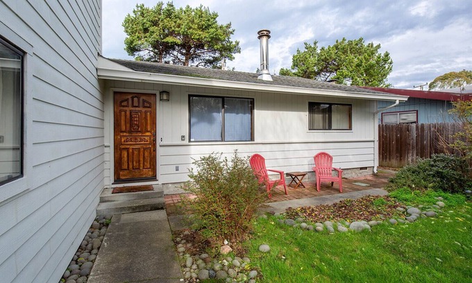 Pacific Casa | 🌲☮️New Listing! Enjoy Arcata as the locals do, pet friendly, cozy & comfortable!