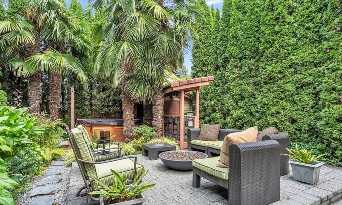 Riley Park Apartamento | NEW LISTING! Garden Oasis Suite Near Popular Main street by RedAwning