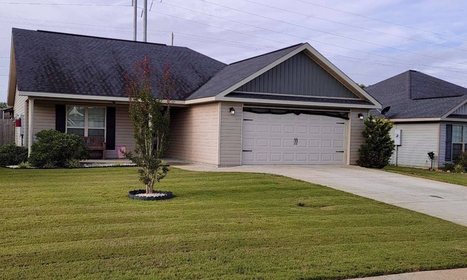 Houston County Casa | NEW LISTING - GREAT LOCATION! 3Br/2Ba