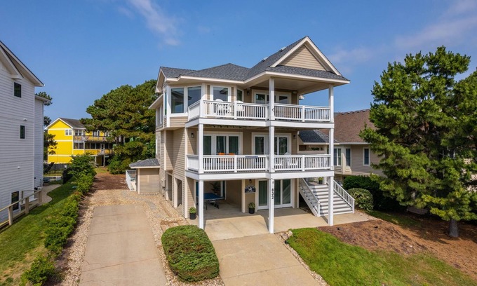 Monteray Shores Casa | New Listing, Hot Tub, Pool, Sound Side, Distant Ocean Views, Game Room,