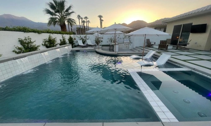La Quinta Casa | NEW Listing in La Quinta – Stunning Vacation Home!