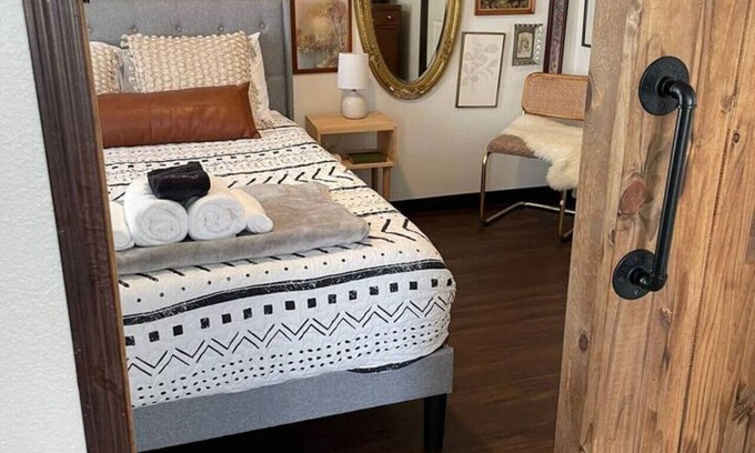 Rapid City Apartamento | New Listing - N 7th Street · Trendy Stay in the Heart of Rapid City