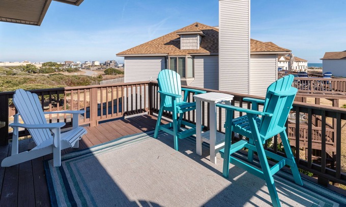 Kitty Hawk Casa | 🌟New Listing🌟Ocean Views🌊Walk to Beach, Pool, Bikes, Beach Chairs, Dogs ✔️