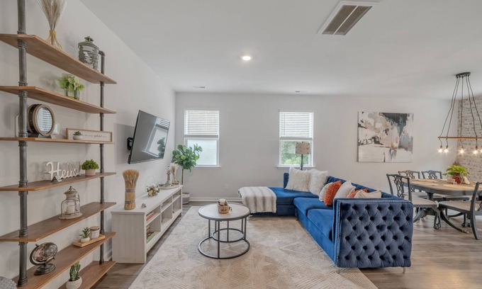 Kings Grant Casa | NEW LISTING! PAMPAS - Cozy Wilmington Retreat by RedAwning