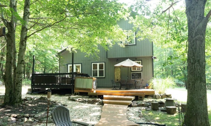 Briar Crest Woods Casa | *NEW LISTING* Sleeps 10 Amenity filled location