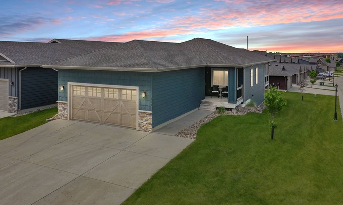 Spirit Lake Casa | New Listing! Spacious 4 bedroom at Bridges Bay!