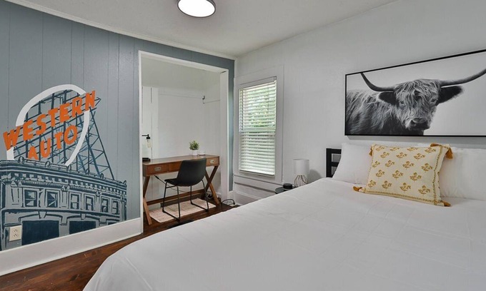 Rosedale Casa | NEW LISTING SPECIAL: West Plaza's best kept secret!