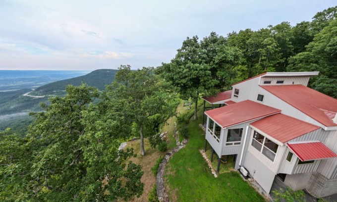 Dunlap Casa | NEW LISTING! The Launch Pad- Unrivaled Views of Sequatchie Valley.