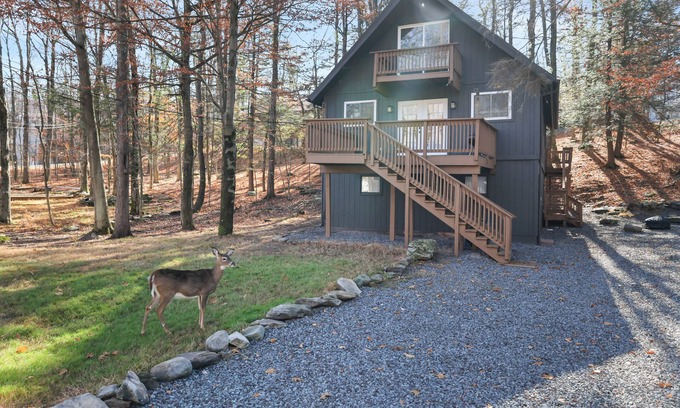 Wallenpaupauk Lake Estates Casa | New Listing! The Spot Lake Wallenpaupack-WLE