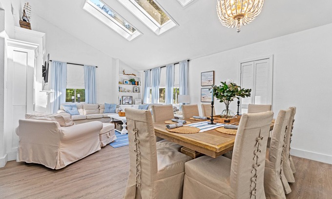 Lawton Woods Casa | NEW LISTING ~ 3 Bedroom ~ Pet Friendly ~ Coastal Casual & Refined Style ~ 8 Cotton Lane