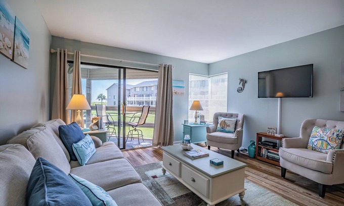 Oceanmarsh Subdivision Condominio | New Listing! - Pool and Ocean View - Harbor Island Beachhouse