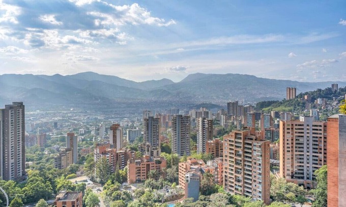 El Tesoro Apartamento | New loft close to parque lleras with city View