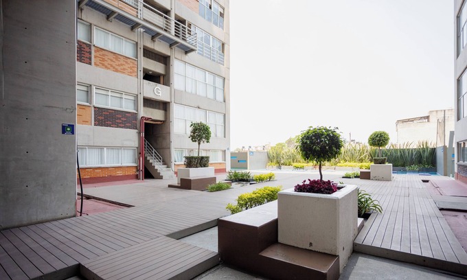 Legaria Apartamento | New Loft with Valet Parking & Amenities