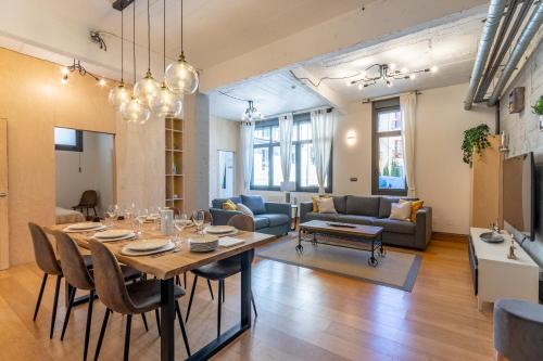 Bilbao Old Town Apartamento | NEW! Lovely 3-Bedroom Loft in Bilbao