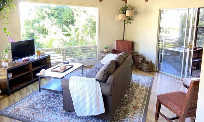 Hilo Casa | ** NEW! Lovely, Entire 3/2 Hilo Home, with Ocean View **