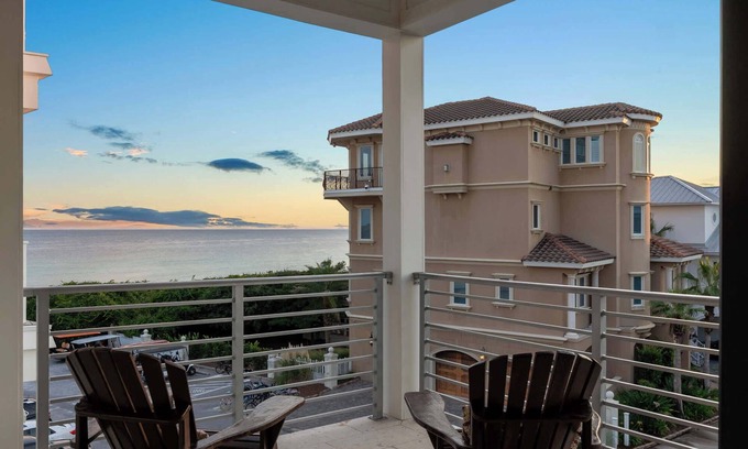 Seawalk Circle Casa | NEW LUX "Bikinis & Martinis" Private Pool,Gulf Front, Bikes, LSV-Golf Cart