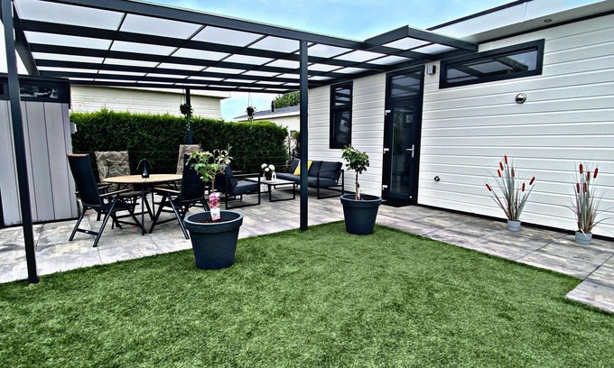 Lathum Casa | ¡NUEVO! Lux Chalet "VAYU Lathum" en el lago, playa, piscina, parque nacional
