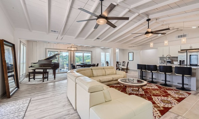 Pedernales Bend Casa | New Lux House: Swim Spa, Views, Pet-Friendly, Near Lake
