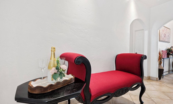 Coronado Casa | New Lux Roses House-Mins to Mayo Clinic & Airport.