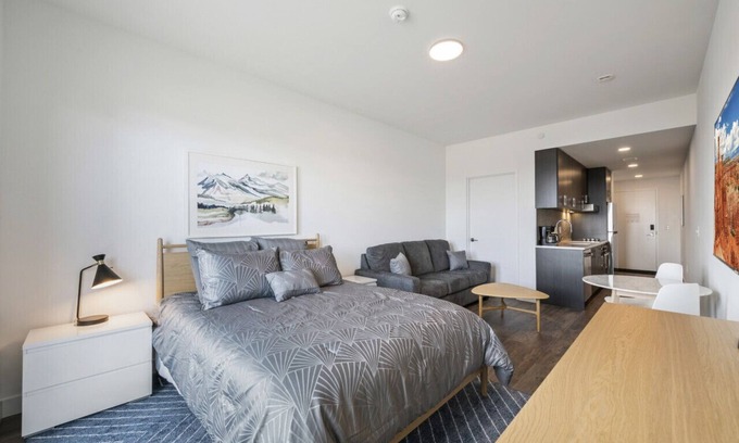 Park City Apartamento | New! Lux Studio w/Patio|Midterm Stays Welcome!