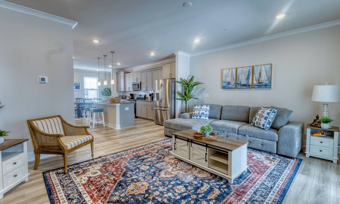 Caine Woods Casa | New Luxe Home Steps to Ocean, Baby-Friendly, Garage, 2600 sq.ft - Sleeps 12