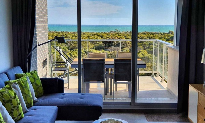 Guardamar del Segura Apartamento | Ático nuevo de lujo (5 p.) Vista al mar y piscina, 2 dormitorios y 2 baños