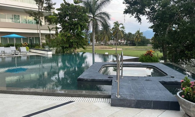 Puerto Vallarta Condominio | New Luxurious 2-Bed Condo Sleeps 4, 8 minute walk to the Marina