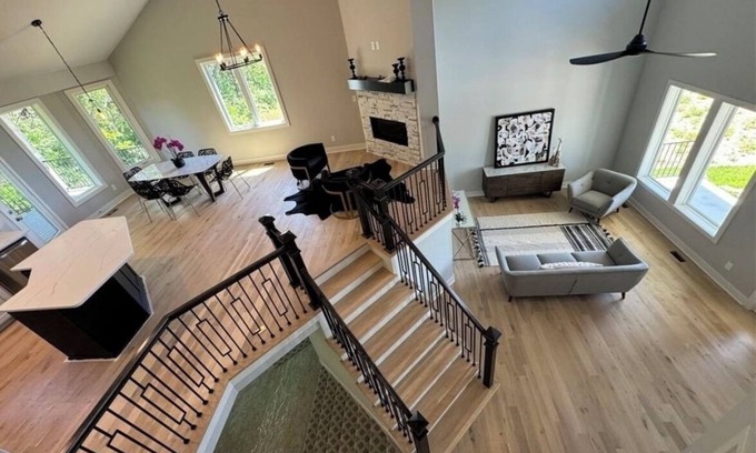 Lenexa Casa | NEW Luxury 4 bed, 3 bath, 3 car garage home in Lenexa