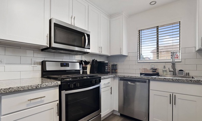 Ceres Casa | New Luxury apartment: spacious 2 beds 1 bath