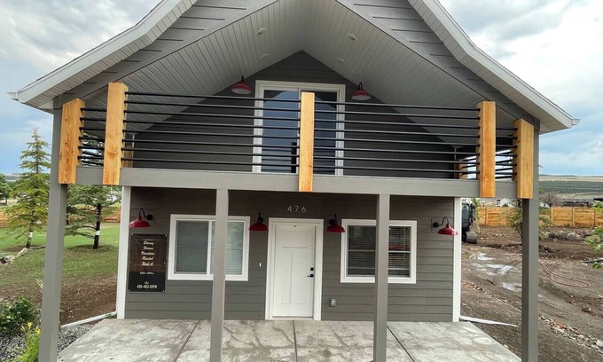 Panguitch Otro | New Luxury Barn at Stoney Farms NO CHOREs