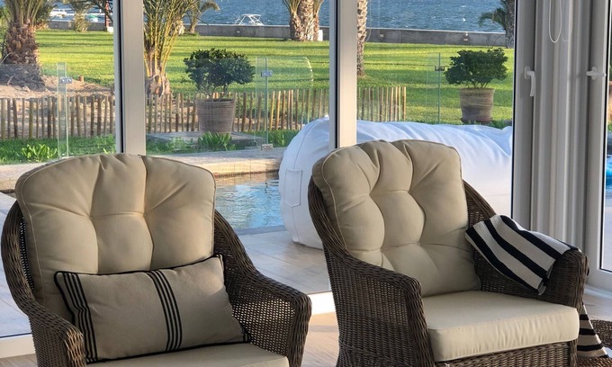 Pisco Casa | Nueva LUJOSA casa frente al mar con piscina en la Reserva Nacional de Paracas (con ama de llaves)
