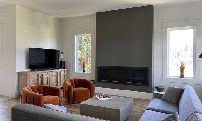Silver Star Mountain Casa | New Luxury Home Exceptional Location Close to Village Ski In/Out