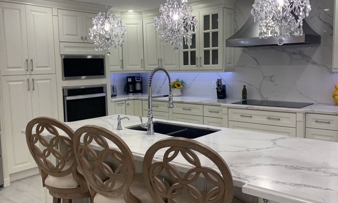 East Fort Lauderdale Casa | New Luxury Coral Villa!Private Heated Salt Pool With Sun Shelf! 1 Mile To Beach!