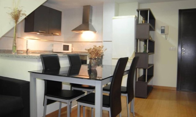 El Pilar Apartamento | DUPLEX NUEVO DE LUJO CENTRO HISTÓRICO VALENCIA. WIFI. PARKING.