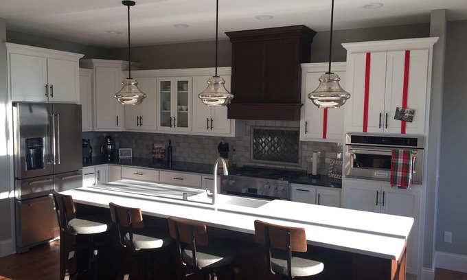 Lakeville Casa | Nueva casa de lujo con enorme barra húmeda lista para el Super Bowl LII