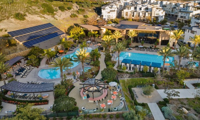 Serra Mesa Casa | NEW Luxury Townhouse w/ Rooftop Deck