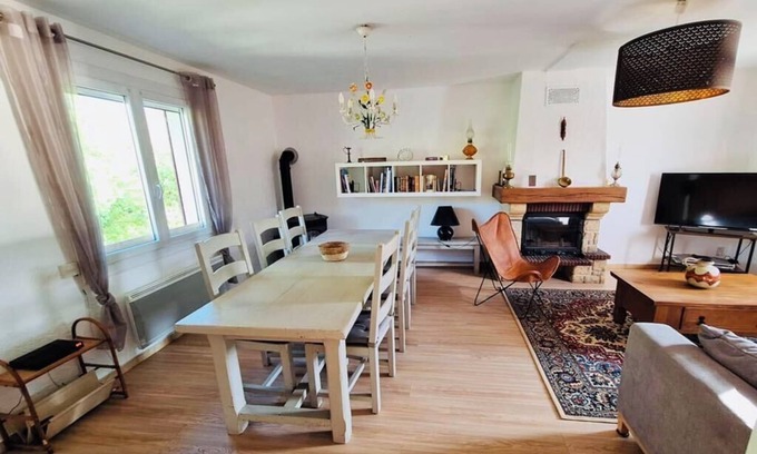Mas-Saint-Chely Casa | NEW Magnificent Gite La Cardabelle