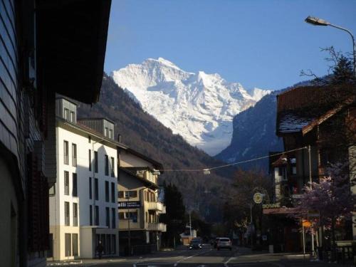 Matten bei Interlaken Apartamento | NEW. Matten Central Family Suite, sleeps 4