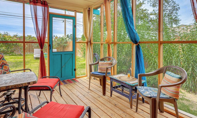 Truth or Consequences Cabaña | New Mexico Cottage: Hot Springs Fed Tub On-Site